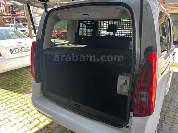 Galeriden Opel Combo 1.5 CDTI Ultimate 2024 Model İstanbul