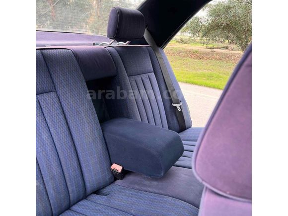 Sahibinden Mercedes - Benz 200d 5 ileri Abs 