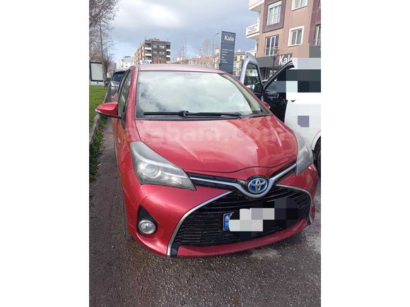 Sahibinden Toyota Yaris 1.5 Hybrid Spirit 2016 Model  109.000 km Kırmızı