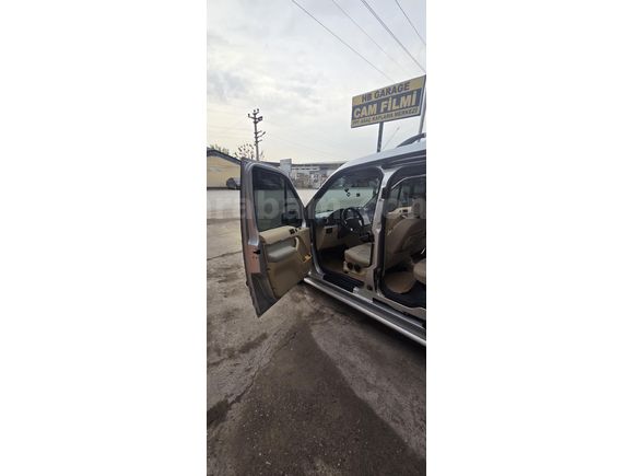 Sahibinden Ford Tourneo Connect 110PS 2011 Model