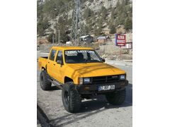 Galeriden Toyota Hilux 2.4 D 1987 Model Antalya