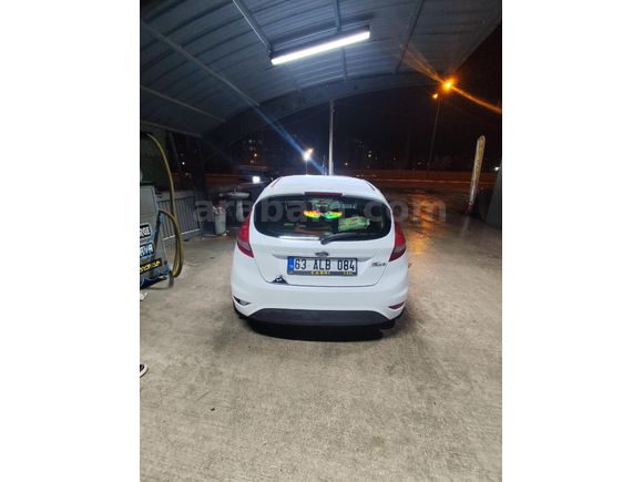 Memurdan Ford Fiesta 1.4 TDCi Trend 2011 Model