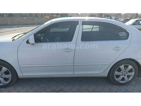 Sahibinden Skoda Octavia 1.6 TDI Elegance 2010 Model  330.000 km Beyaz