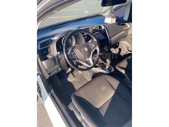  Honda Jazz 1.3 Elegance 2018 çıkışlı makyajlı kasa 
