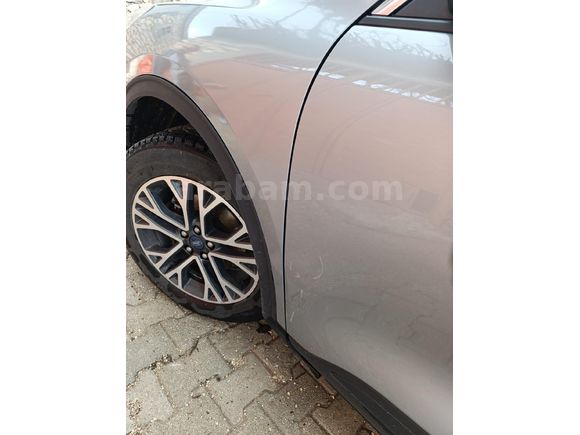 Sahibinden Ford Kuga 1.5 EcoBoost Titanium 2023 Model