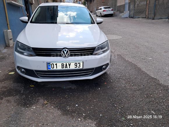 Sahibinden Volkswagen Jetta 1.6 TDi Comfortline 2012 Model  211.000 km Beyaz