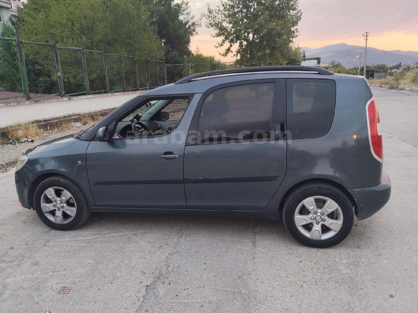Sahibinden Skoda Roomster 1.6 2007 Model Muğla 225.000 km Füme 4