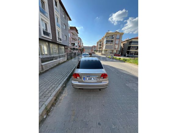 Sahibinden Honda Civic 1.6i VTEC ES 2004 Model