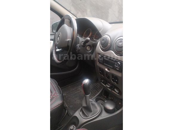 Sahibinden Dacia Duster 1.5 dCi Laureate 2013 Model  47.000 km Siyah