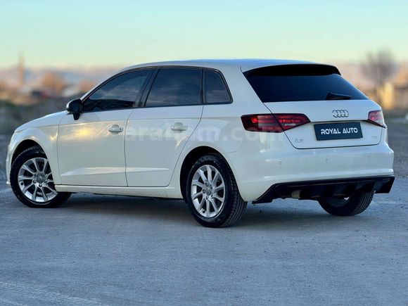 Audi A3 Sportback 1.6 TDI Attraction 2014 Model