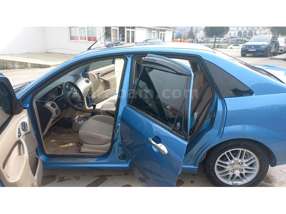Sahibinden Ford Focus 2.0 Ghia 2001 Model