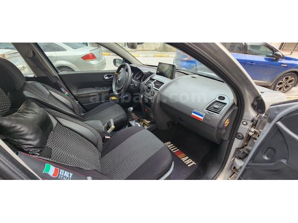 Sahibinden Renault Megane 1.6 Dynamique 2005 Model