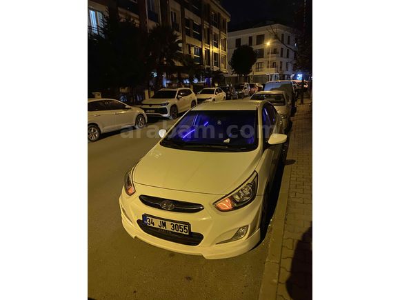 Sahibinden Hyundai Accent Blue 1.6 CRDI Mode Plus 2014 Model 