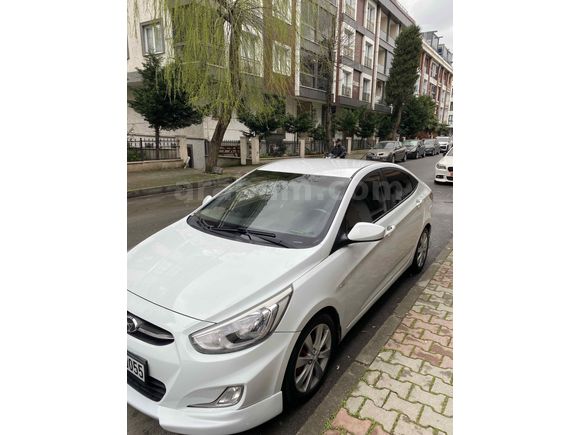 Sahibinden Hyundai Accent Blue 1.6 CRDI Mode Plus 2014 Model 
