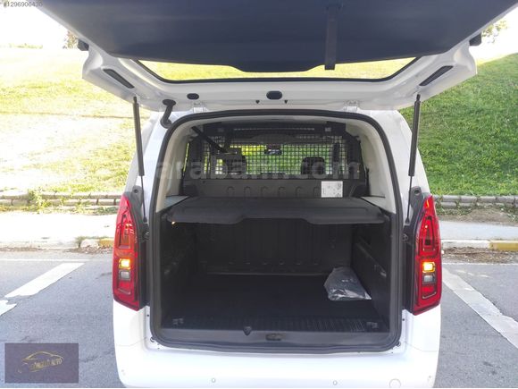 2025 MODEL BOYASIZ DEĞİŞENSİZ OPEL COMBO