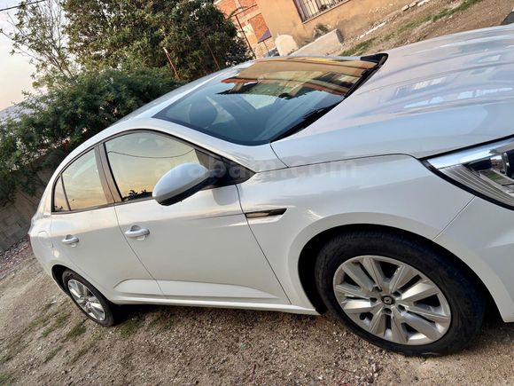 Sahibinden Renault Megane 1.5 Blue DCI Joy 2021 Model