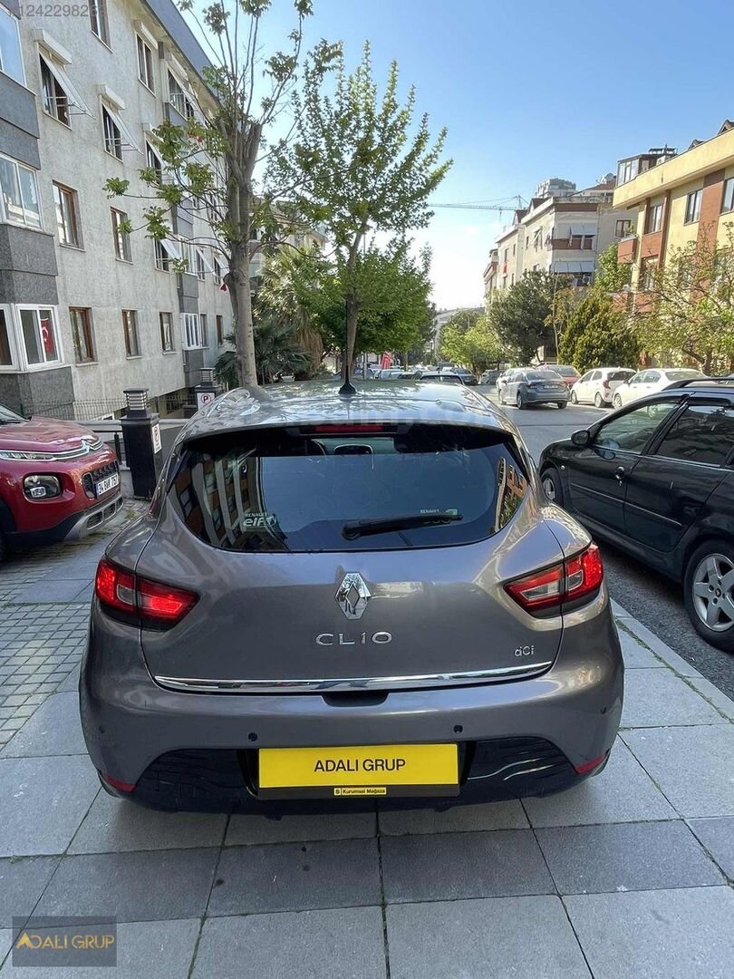 Galeriden Renault Clio 1.5 dCi Touch 2013 Model İstanbul 215.000 km Gri 4