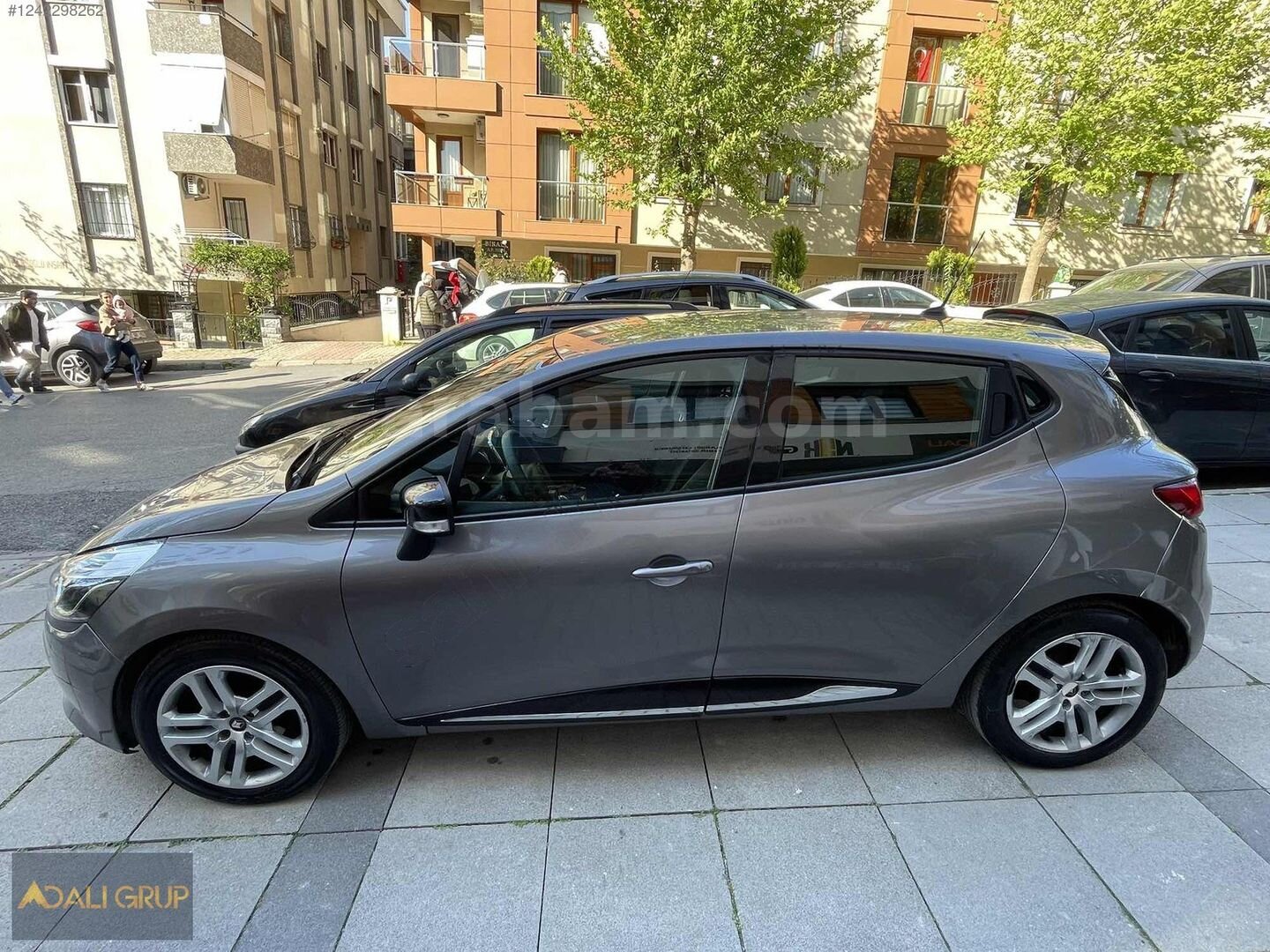 Galeriden Renault Clio 1.5 dCi Touch 2013 Model İstanbul 215.000 km Gri 7