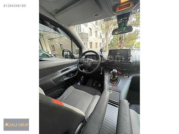 ADALI'dan BERLİNGO SHİNE(CAM TAVAN)/280BİN PEŞİN-55BİN X 24 AY