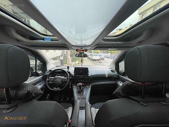 ADALI'dan BERLİNGO SHİNE(CAM TAVAN)/280BİN PEŞİN-55BİN X 24 AY