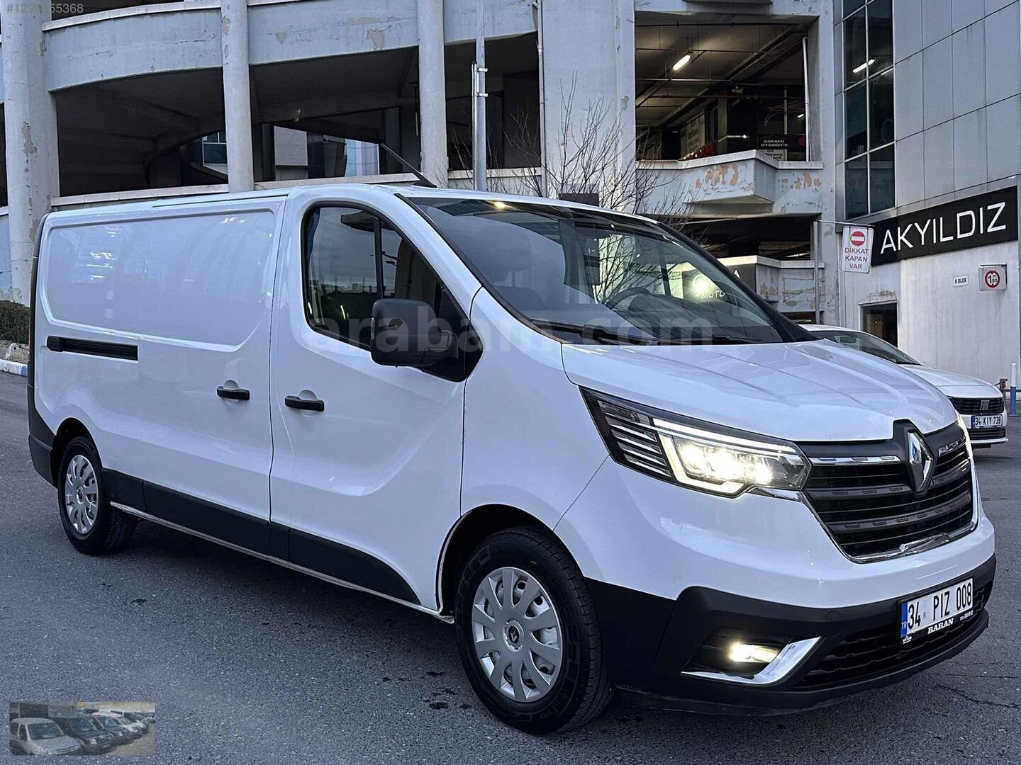 Galeriden Renault Trafic 2.0 DCI Grand Confort 2023 Model İstanbul 107.000 km Beyaz 3