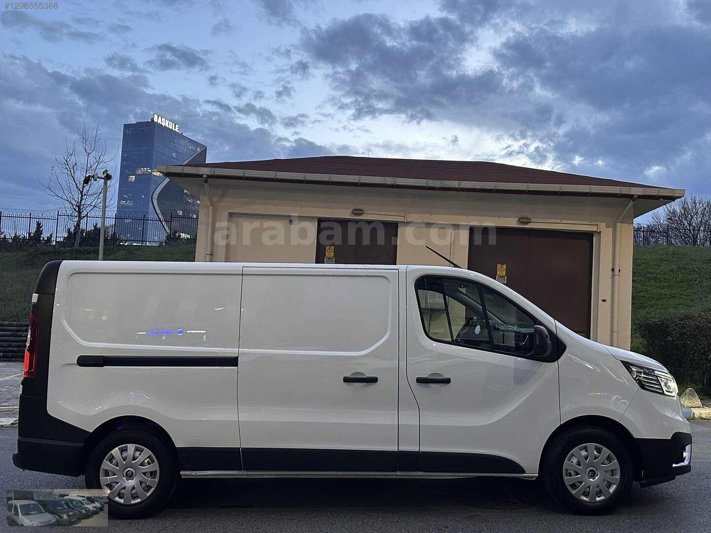 Galeriden Renault Trafic 2.0 DCI Grand Confort 2023 Model İstanbul 107.000 km Beyaz 5