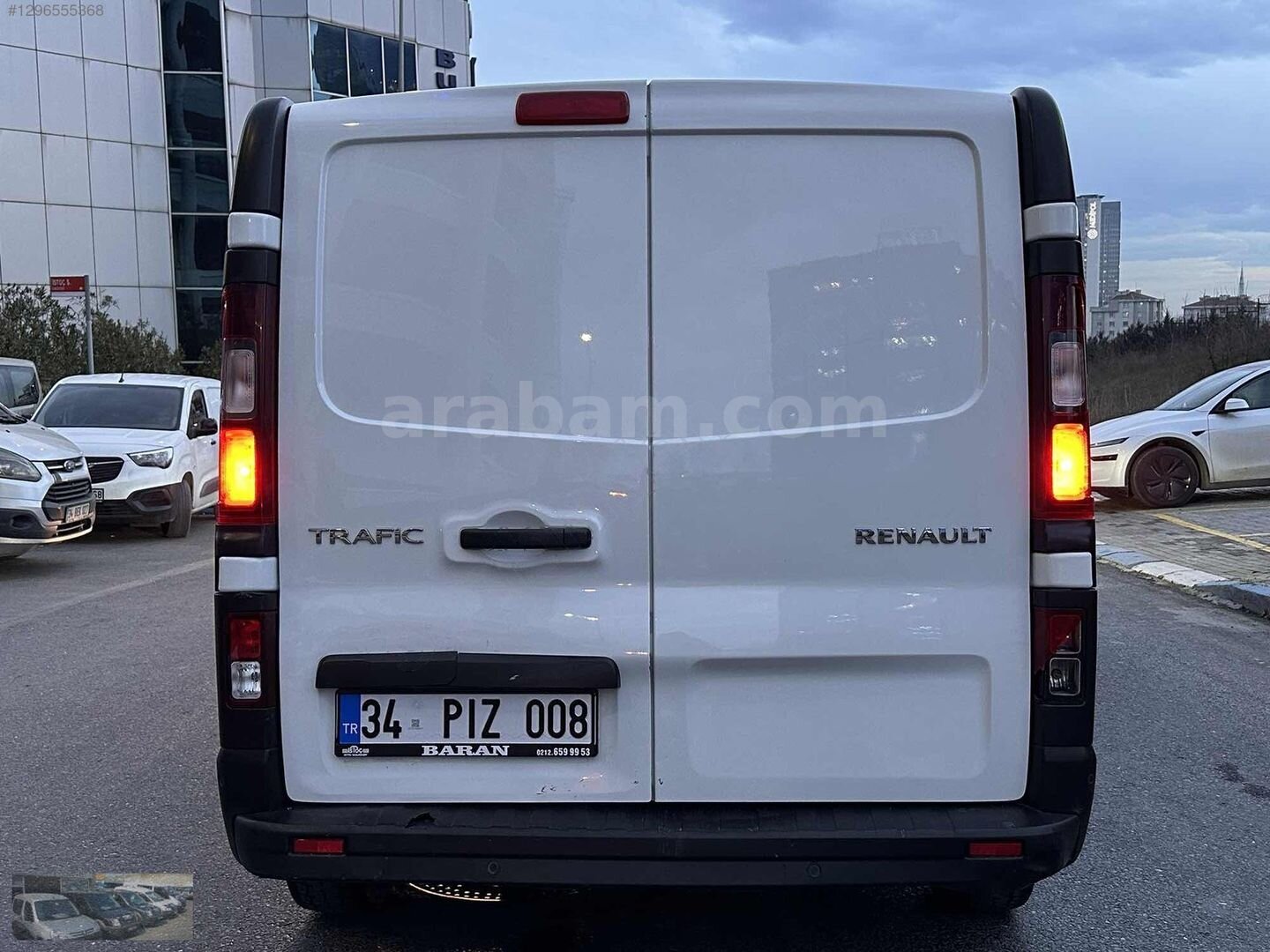 Galeriden Renault Trafic 2.0 DCI Grand Confort 2023 Model İstanbul 107.000 km Beyaz 7