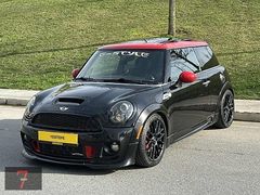 Yeditepe'den 2011 JOHN COOPER WORKS ,85.000 KM'DE CAM TAVAN