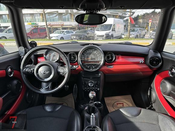 Yeditepe'den 2011 JOHN COOPER WORKS ,85.000 KM'DE CAM TAVAN