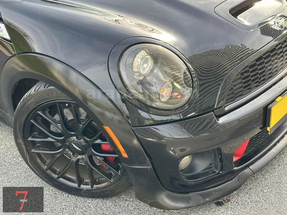 Yeditepe'den 2011 JOHN COOPER WORKS ,85.000 KM'DE CAM TAVAN