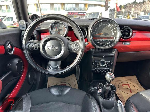 Yeditepe'den 2011 JOHN COOPER WORKS ,85.000 KM'DE CAM TAVAN