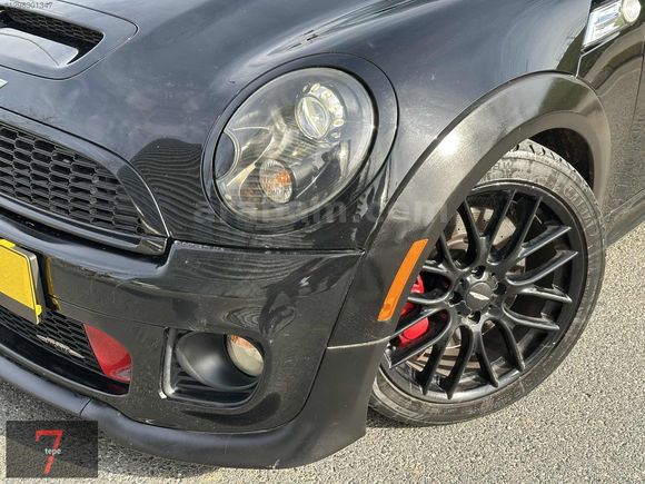 Yeditepe'den 2011 JOHN COOPER WORKS ,85.000 KM'DE CAM TAVAN