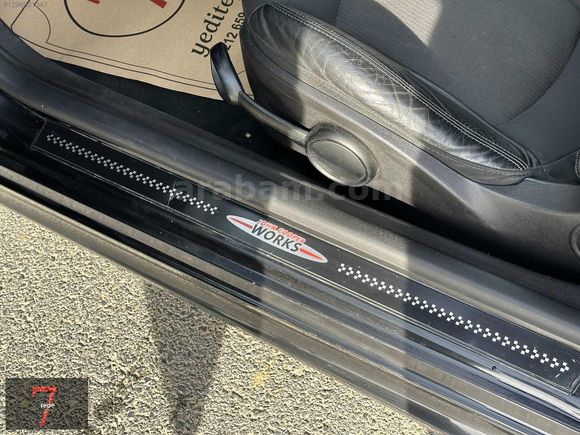 Yeditepe'den 2011 JOHN COOPER WORKS ,85.000 KM'DE CAM TAVAN