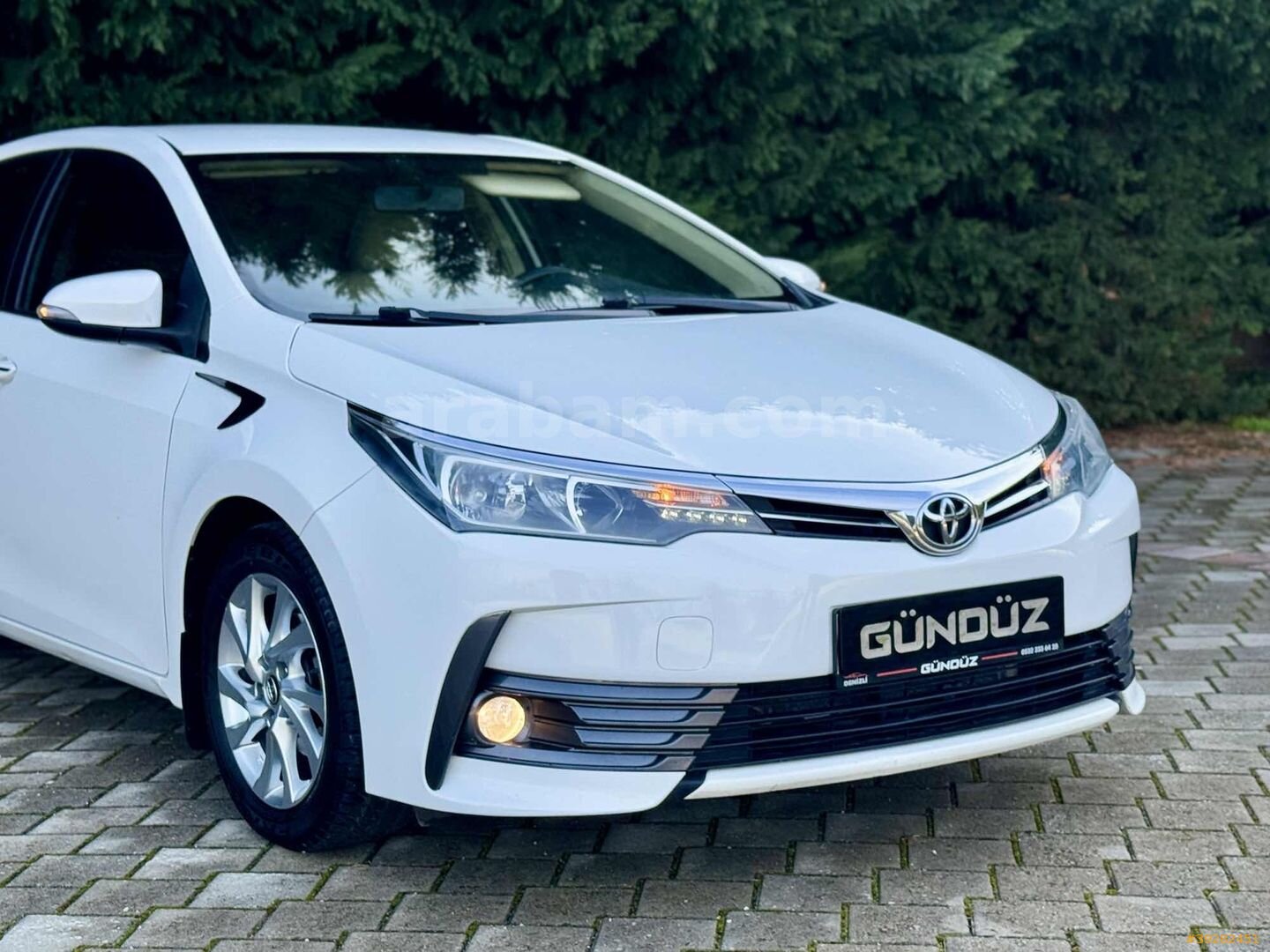 GÜNDÜZ GALERİDEN MAKYAJLI KASA TOYOTA COROLLA 1.4 4D OTOMATİK 6