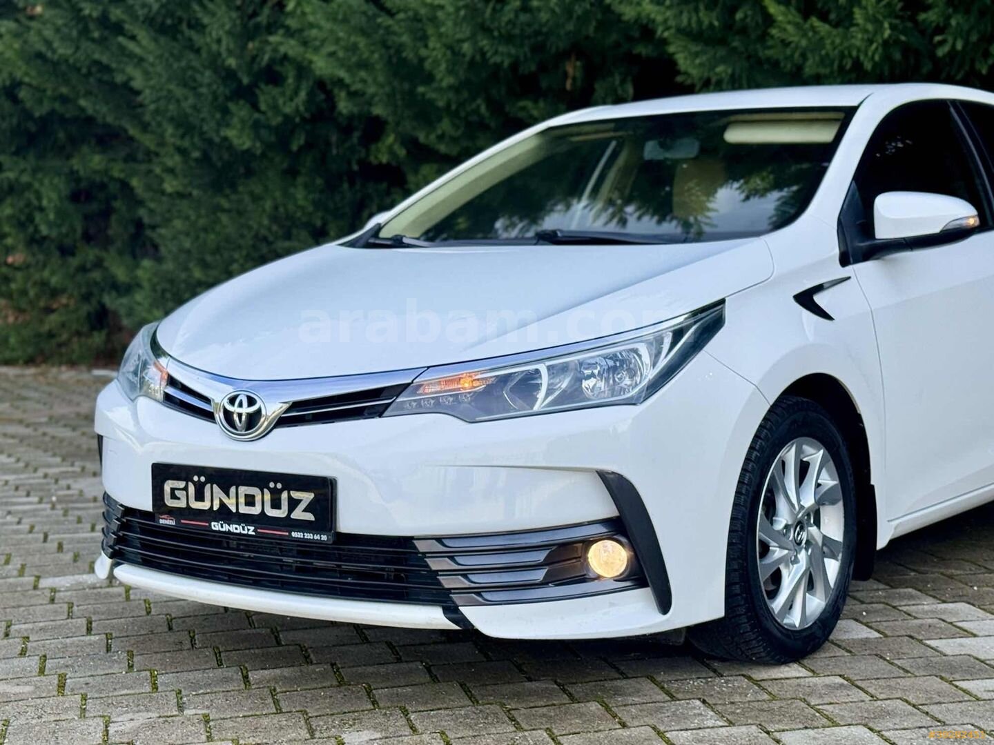 GÜNDÜZ GALERİDEN MAKYAJLI KASA TOYOTA COROLLA 1.4 4D OTOMATİK 7