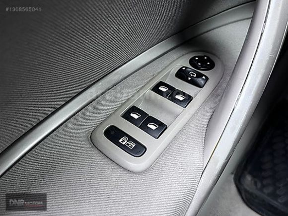 DNR MOTOR' 2012 252 BİN KM CİTROEN C5 1.6 e-HDİ SUNROOF BOYASIZ