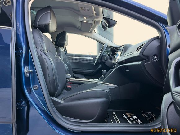 2023 RENAULT MEGANE 1.5 BLUEDCI ICON 115 HP