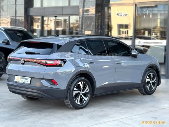 2025 MODEL VOLKSWAGEM ID.4 PURE HATASIZ BOYASIZ İÇİ TABA CAM TVN