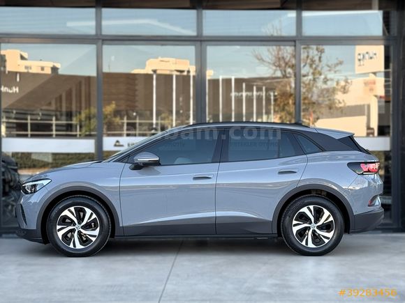 2025 MODEL VOLKSWAGEM ID.4 PURE HATASIZ BOYASIZ İÇİ TABA CAM TVN