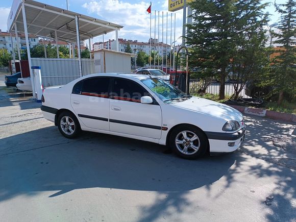 Sahibinden Toyota Avensis 2.0 Sol Extra 1998 Model 