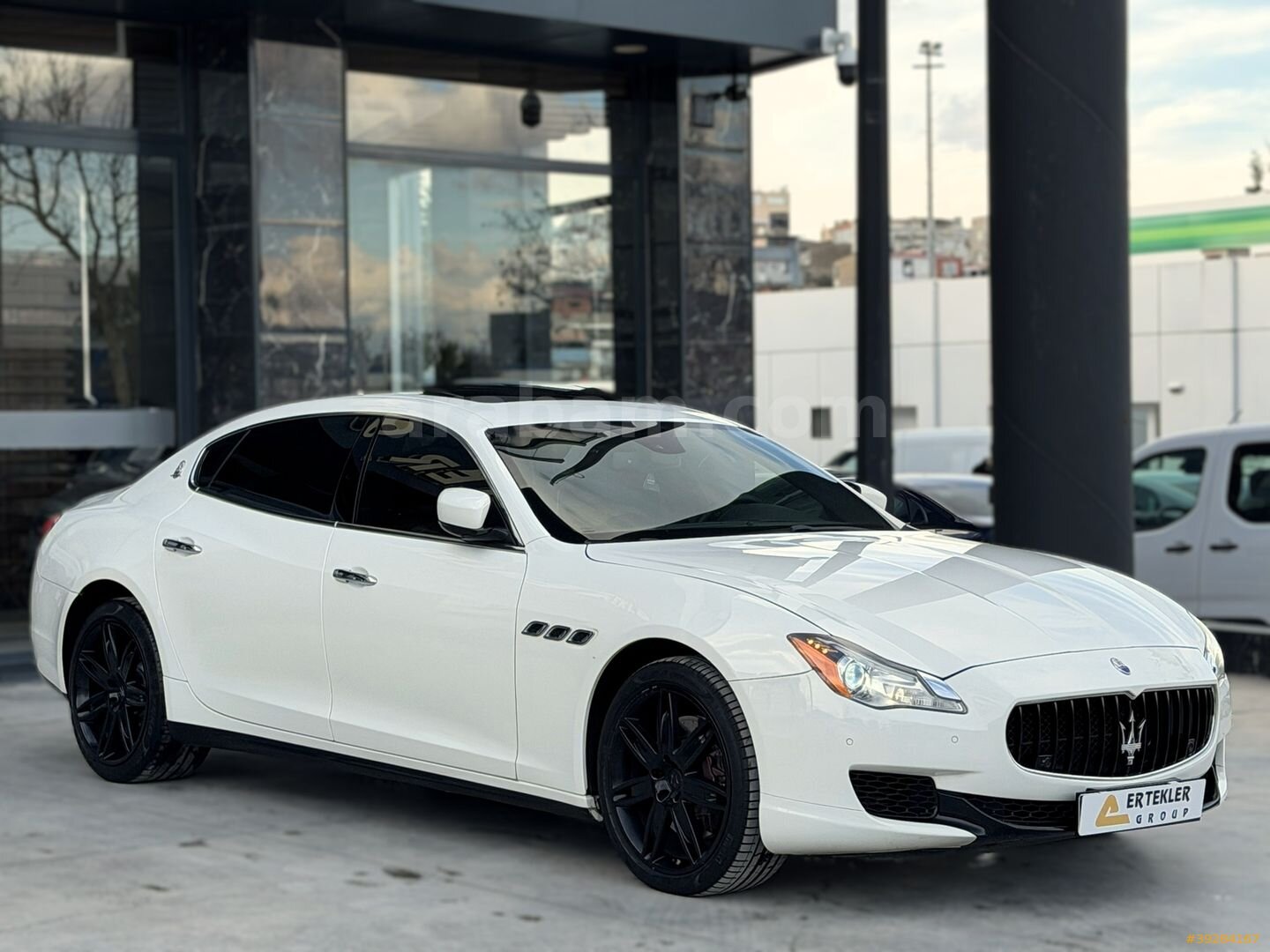 Galeriden Maserati Quattroporte 3.0 2013 Model İzmir 171.000 km Beyaz 2
