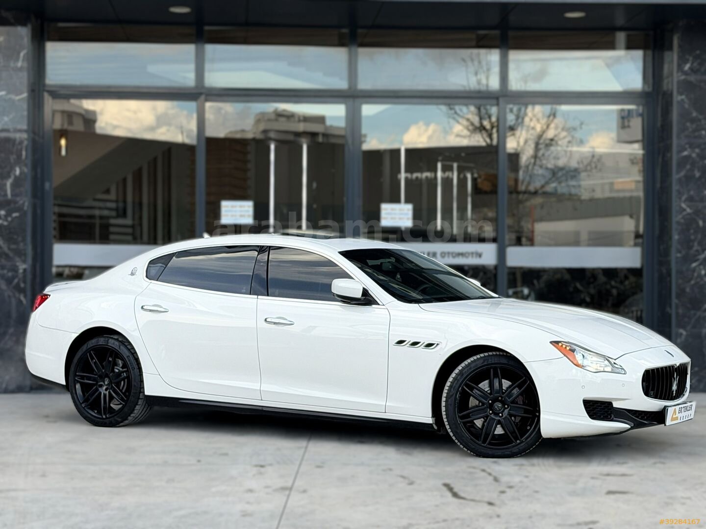 Galeriden Maserati Quattroporte 3.0 2013 Model İzmir 171.000 km Beyaz 1