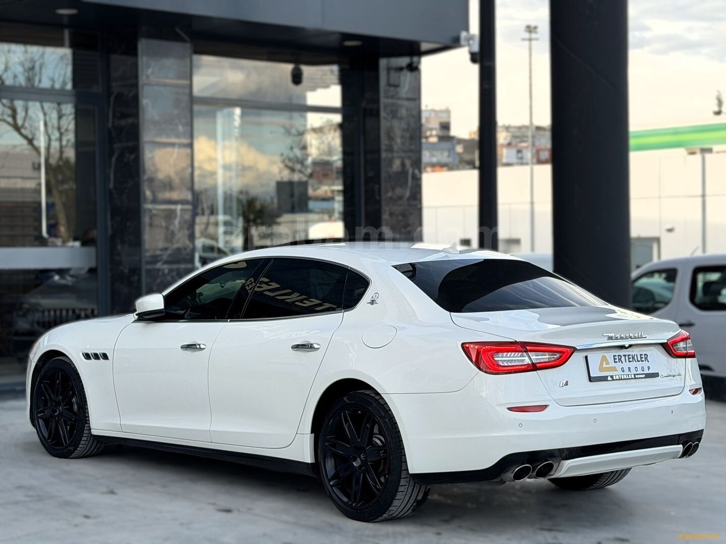 Galeriden Maserati Quattroporte 3.0 2013 Model İzmir 171.000 km Beyaz 6