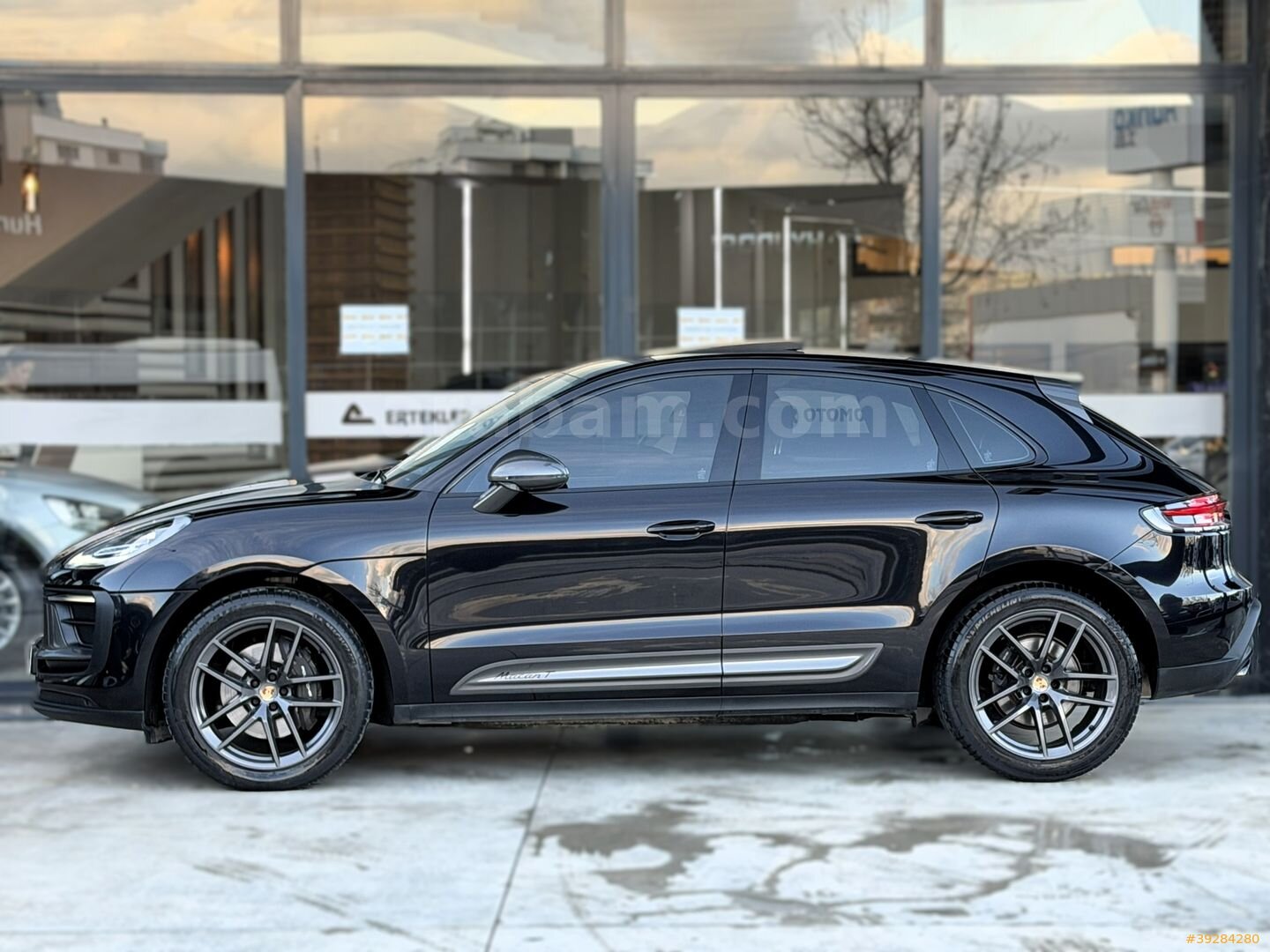 Galeriden Porsche Macan 2.0 T 2023 Model İzmir 69.100 km Siyah 5