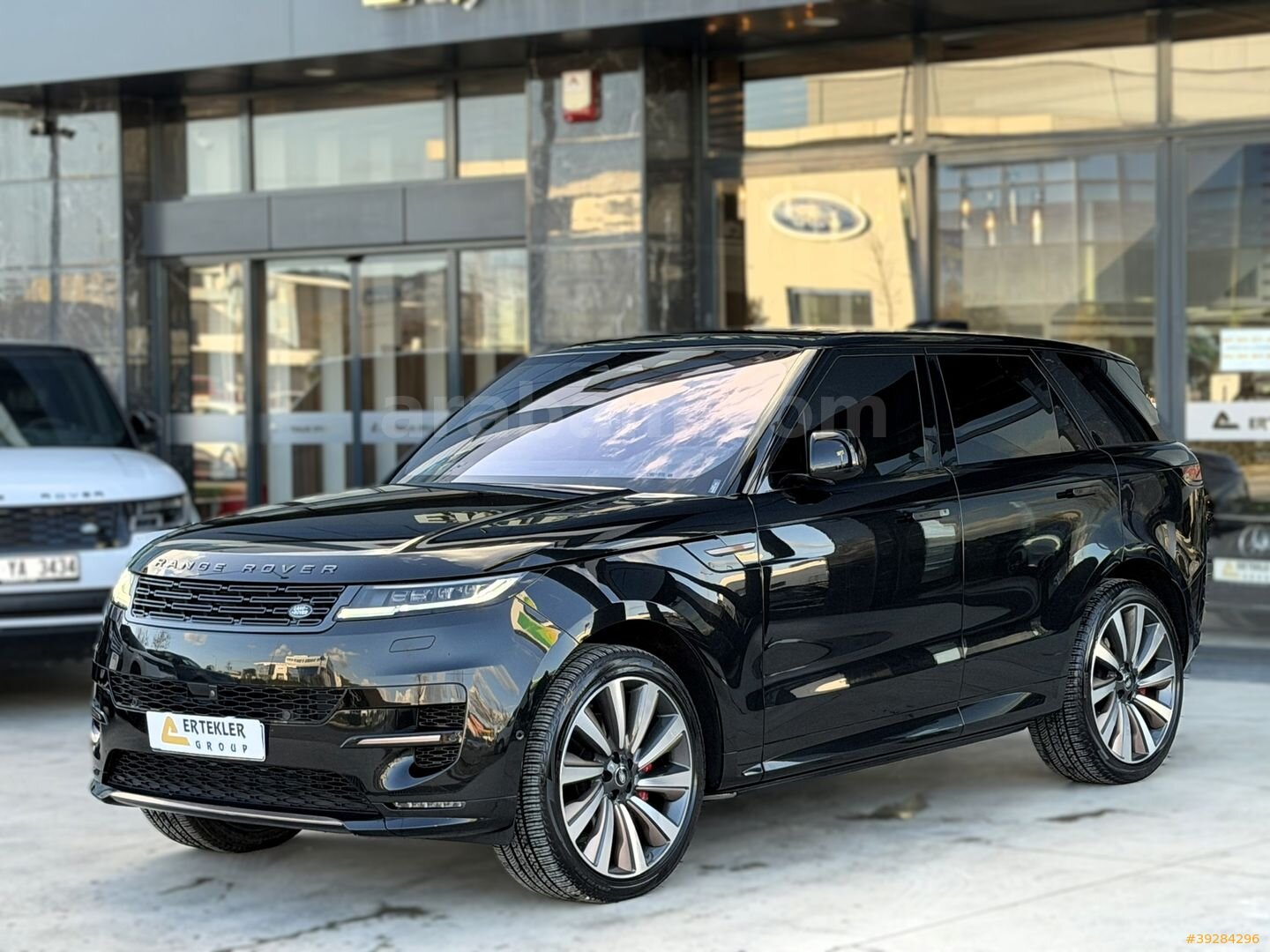 Galeriden Land Rover Range Sport 3.0 Dynamic HSE 2023 Model İzmir 40.000 km Siyah 4