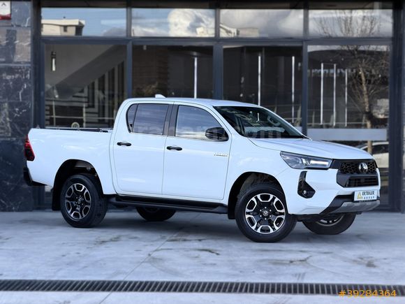 DÜŞÜK FAİZ İLE /2024/TOYOTA/HİLUX/4X4/HATASIZ/BOYASIZ/TRAMERSİZ/