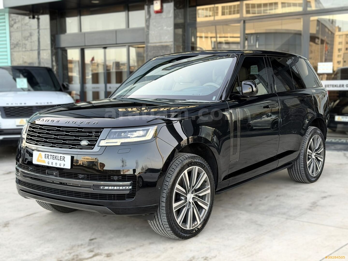 Galeriden Land Rover Range 3.0 D Autobiography 2025 Model İzmir 12.000 km Siyah 3