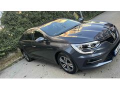 Sahibinden Renault Megane 1.3 TCe Touch 2024 Model  30.000 km Lacivert