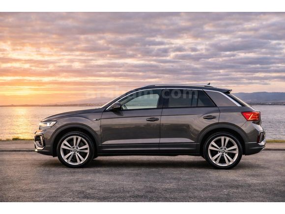 Sahibinden Volkswagen T-Roc 1.5 TSI R-Line 2025 Model  6.100 km Gri (Gümüş)