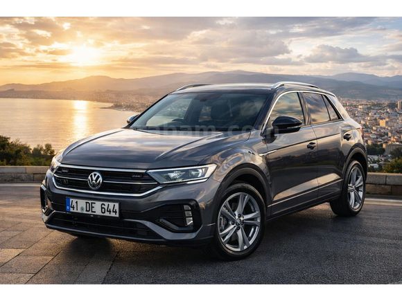 Sahibinden Volkswagen T-Roc 1.5 TSI R-Line 2025 Model  6.100 km Gri (Gümüş)